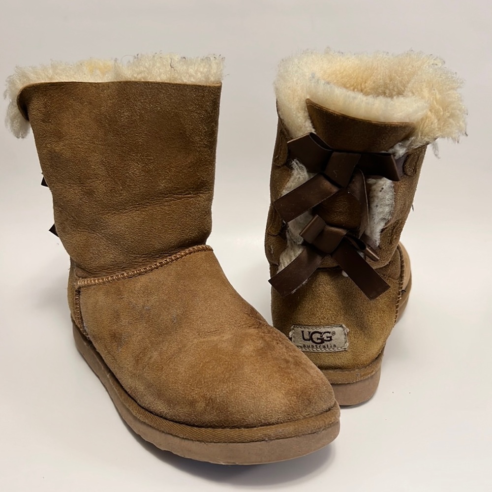 UGG Boots Women’s size 8 tan